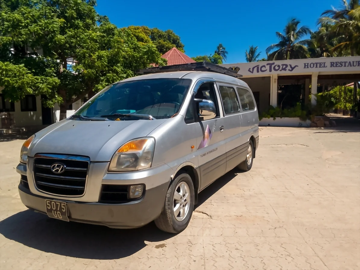 Hyundai Starex